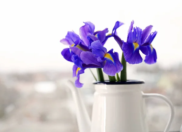 Buket güzel çiçek vazo — Stok fotoğraf