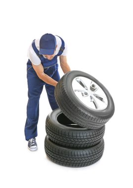 Üniformalı genç makinist 