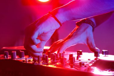 Dj mikser parça karıştırma