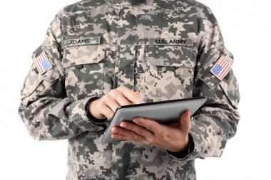 Asker holding dijital tablet