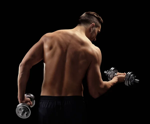 Homem desportivo fazendo exercícios — Fotografia de Stock