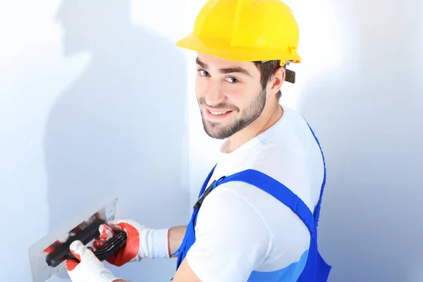 Trabajador masculino haciendo reparación — Foto de Stock