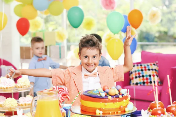 Fiesta de cumpleaños divertida para niños —  Fotos de Stock