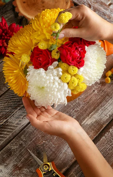 Home decoration with pumpkin and  flowers — Stock Photo, Image