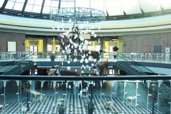 Pohled Vánoční Zdobené Shopping Mall — Stock fotografie