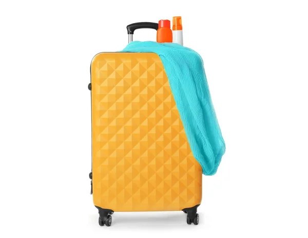 Traveler bag z ubrania — Zdjęcie stockowe