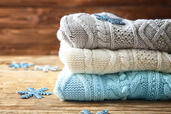 Stack of woolen clothes — Stock Photo, Image