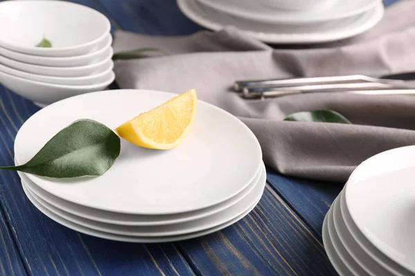 White dishes on table — Stock Photo, Image