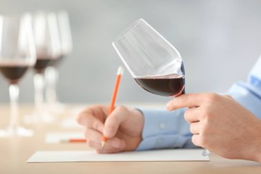 Sommelier Şarap kırmızı tahmin etme 