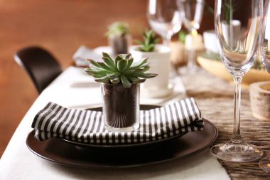 Succulents ile hizmet tablo