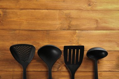 Farklı mutfak araçları seti 