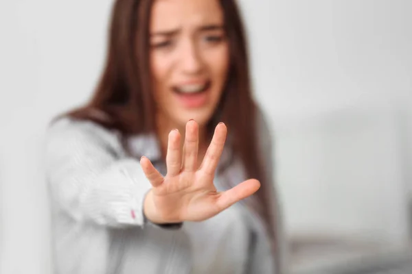 Mujer joven deprimida —  Fotos de Stock