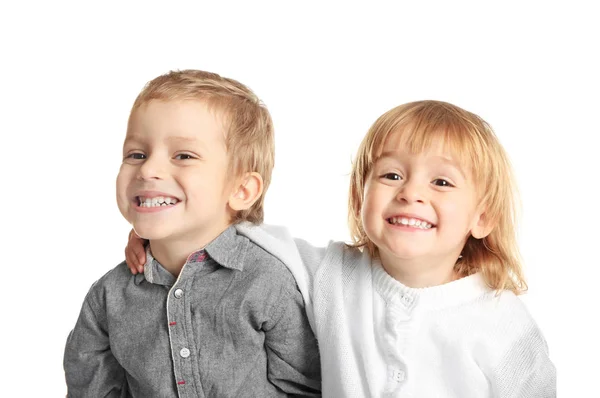 Lindos niños pequeños sobre fondo blanco — Foto de Stock