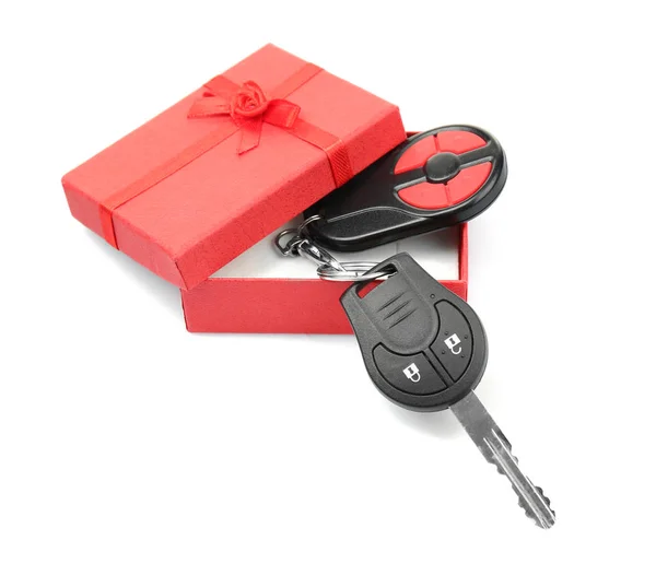 Caixa de presente com chave de carro — Fotografia de Stock