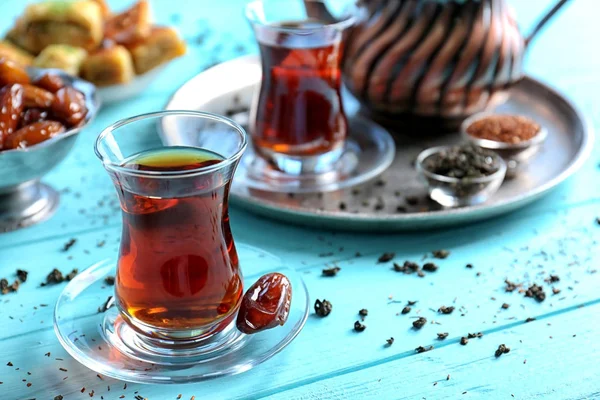 Traditioneller türkischer Tee — Stockfoto