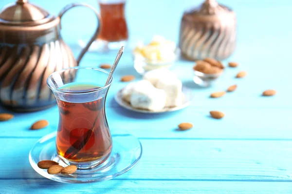 Traditioneller türkischer Tee — Stockfoto