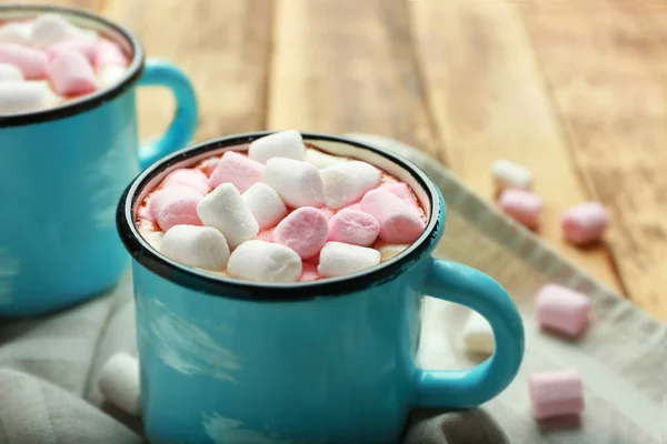 Cacau quente saboroso e marshmallow — Fotografia de Stock