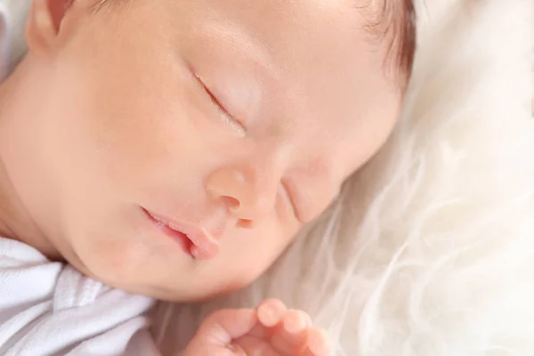 Carino piccolo bambino che dorme — Foto Stock