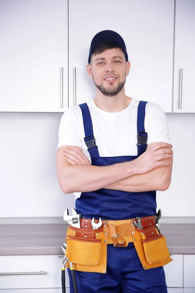 Plumber with crossed arms — Stock Photo, Image