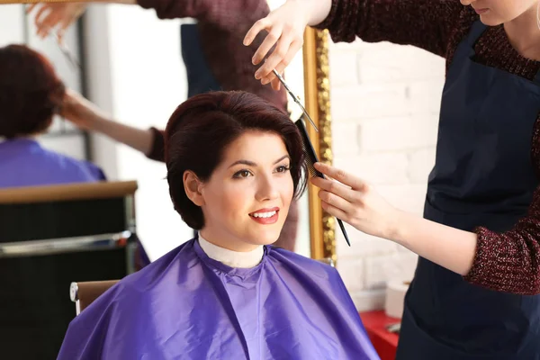 Hairdresser Making Beautiful Haircut Young Woman Beauty Salon — Stock Photo, Image