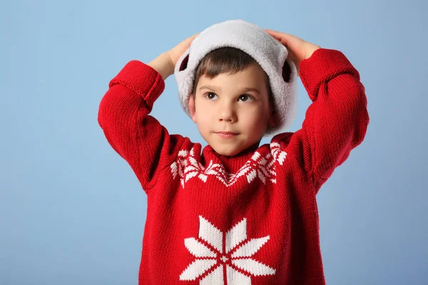 Niedlicher kleiner Junge — Stockfoto