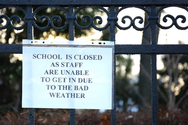 Escola Fechada Devido Nevascas Pesadas — Fotografia de Stock