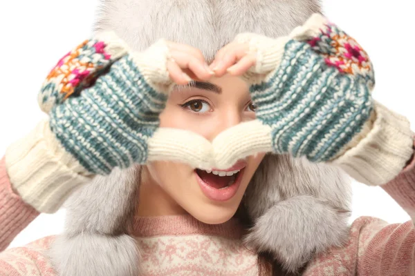 Young woman making heart — Stock Photo, Image