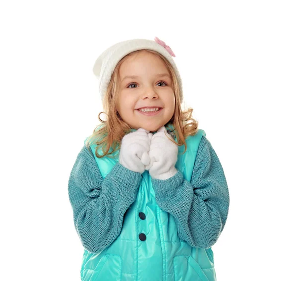 Carino bambina in abiti caldi su sfondo bianco — Foto Stock