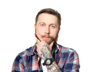 Yakışıklı yakışıklı adam adam beyaz arka plan üzerinde sakallı