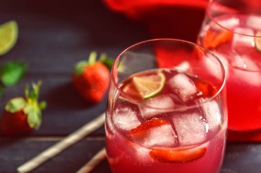 Çilek ile serinletici kokteyller