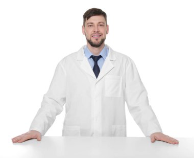 Genç yakışıklı eczacı  