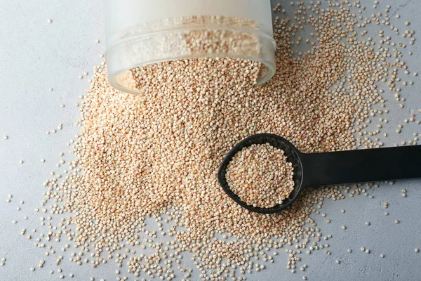 Łyżka z nasion quinoa — Zdjęcie stockowe