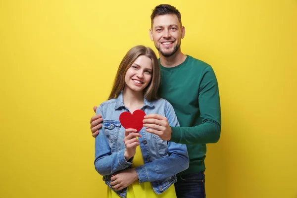 Glückliches junges Paar — Stockfoto