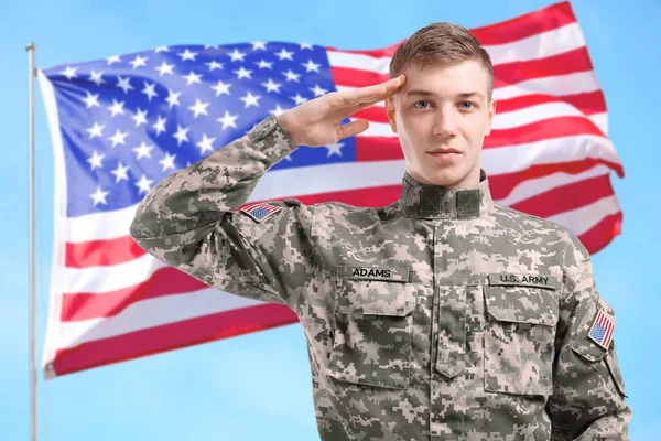 Soldado em fundo bandeira EUA — Fotografia de Stock