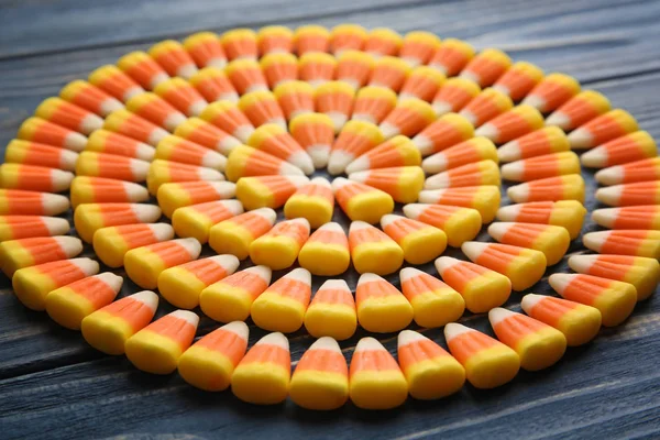 Bunte halloween candy corns — Stockfoto