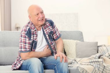 Olgun adam acı acı