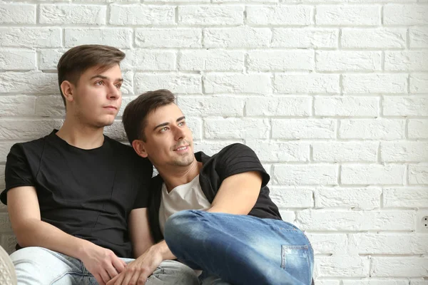 Ευτυχισμένο γκέι ζευγάρι — Φωτογραφία Αρχείου