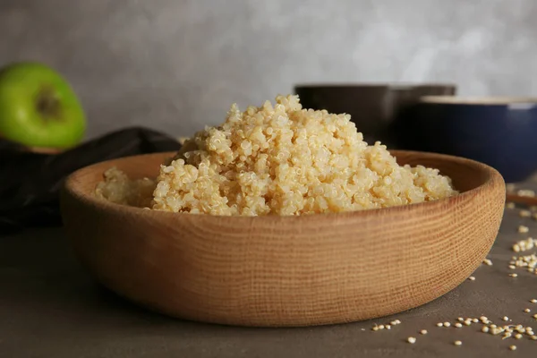 Grains de quinoa blanc bio — Photo