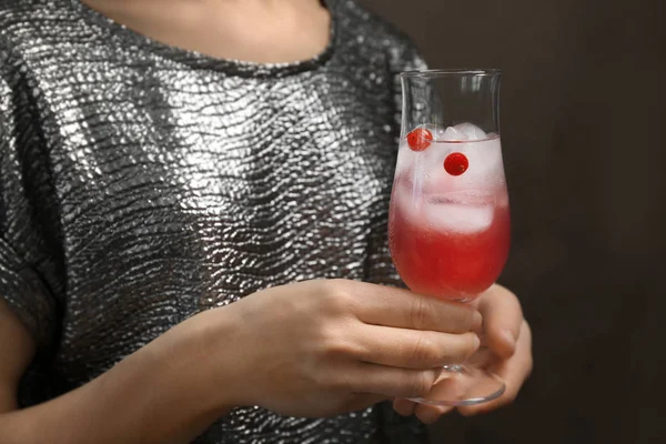 Glass of delicious wine spritzer — Stock Photo, Image