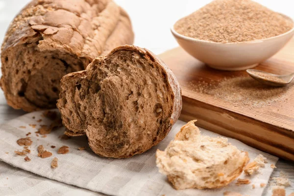 Friss, megtört kenyér — Stock Fotó
