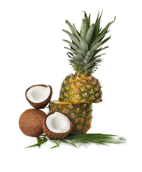 Friss ananász és kókuszdió — Stock Fotó