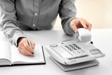 Ofiste çalışan kadın.