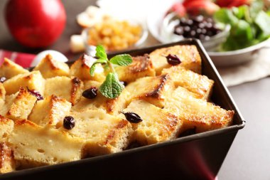 lezzetli ekmek pudingi