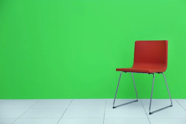 Червоний стілець сучасних — стокове фото