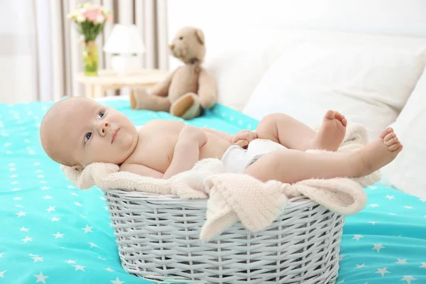 Niedliches kleines Baby — Stockfoto