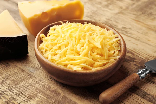 Rendelenmiş peynir kase — Stok fotoğraf