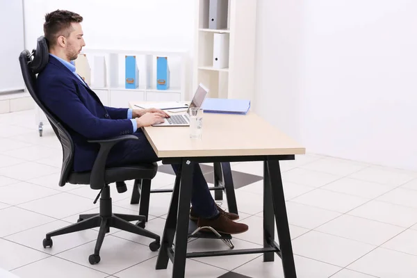 Incorrect posture concept — Stock Image Incorrect posture concept Stock Image