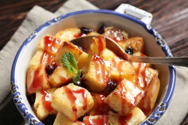 lezzetli ekmek pudingi