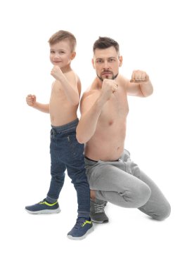 Yakışıklı adam ve oğlu