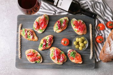 şarap ile hizmet bruschettas